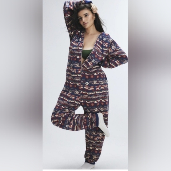 Savage X Fenty Other - NWT Savage X Fenty Forever Savage Hooded Jumpsuit Red Cognac Cabin Print Size M